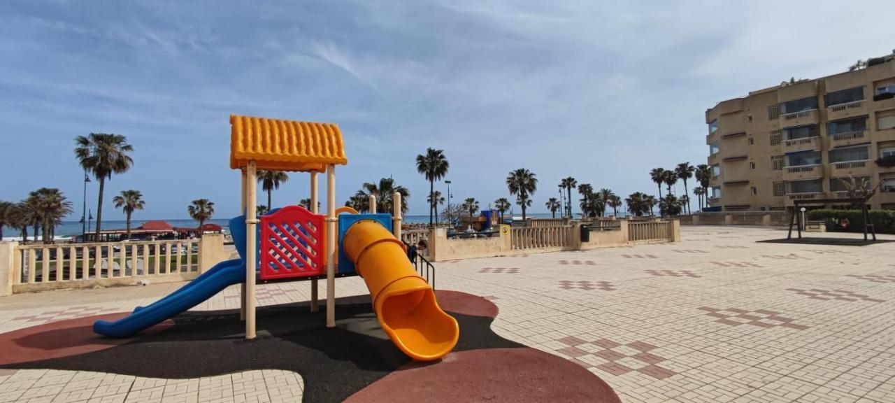 Eden Costa Lago Primera Linea De Mar Torremolinos Luaran gambar